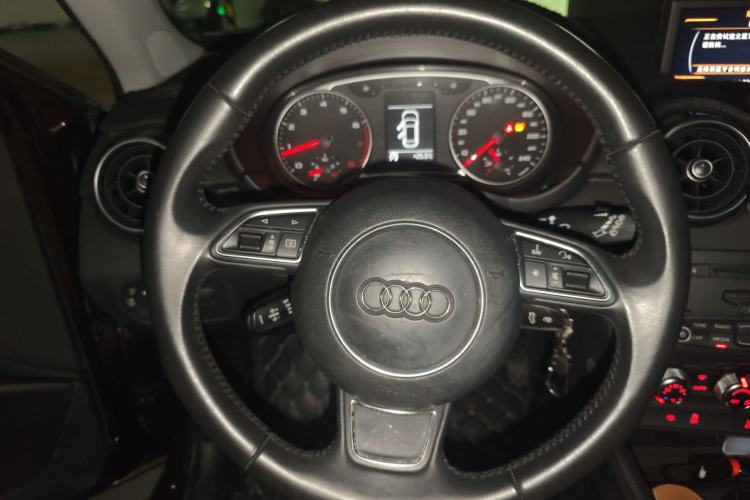 Used Audi A1 2014 30 TFSI Sportback Comfort Model Steering Wheel