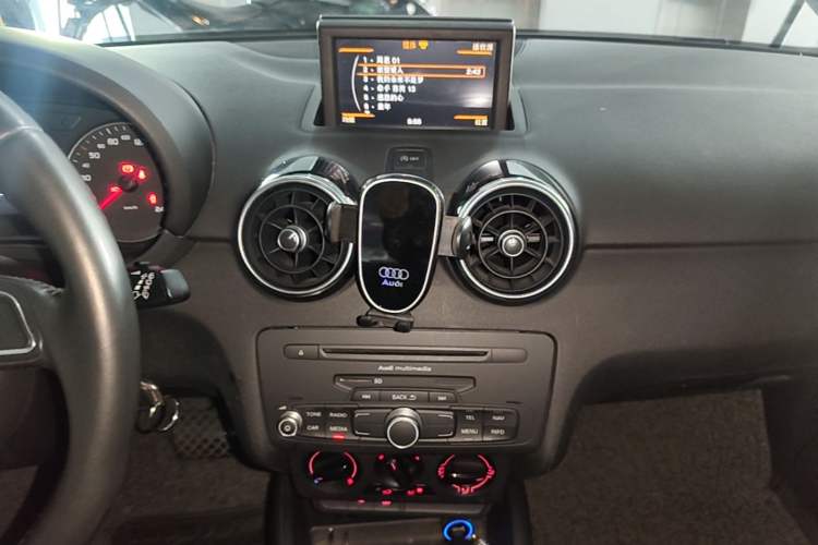 Used Audi A1 2014 30 TFSI Sportback Fashion Model Audio And AC Panel