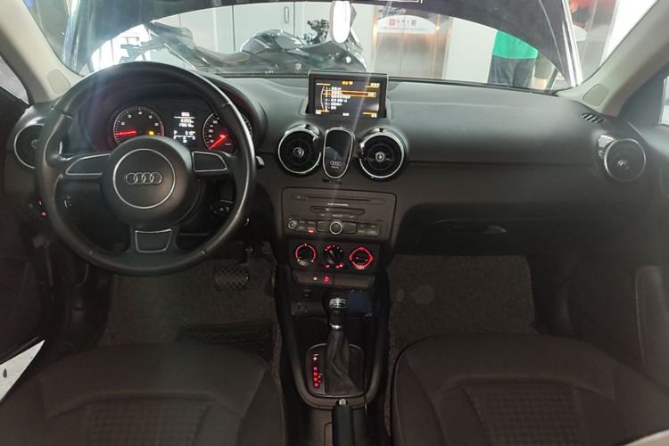 Used Audi A1 2014 30 TFSI Sportback Fashion Model Center Console