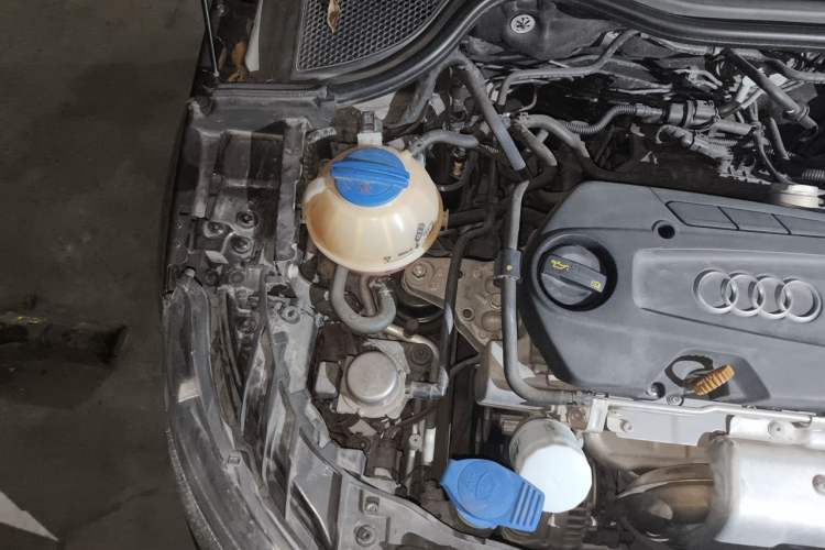 Used Audi A1 2014 30 TFSI Fashion Model Engine Bay Right