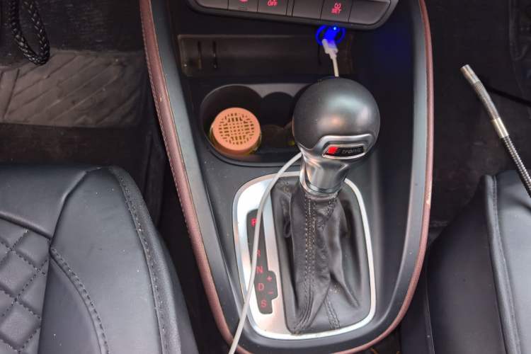 Used Audi A1 2014 30 TFSI Sportback Comfort Model Gear Lever