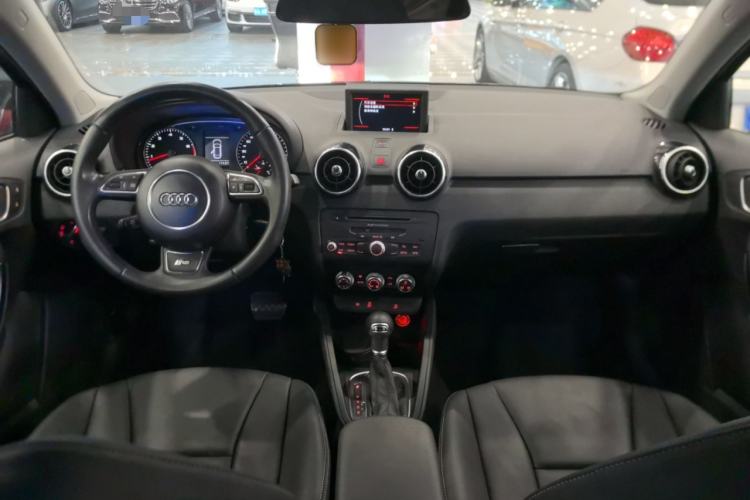 Used Audi A1 2014 30 TFSI Sportback Comfort Model Interior 2