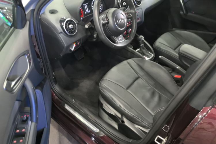 Used Audi A1 2014 30 TFSI Sportback Comfort Model Interior 3