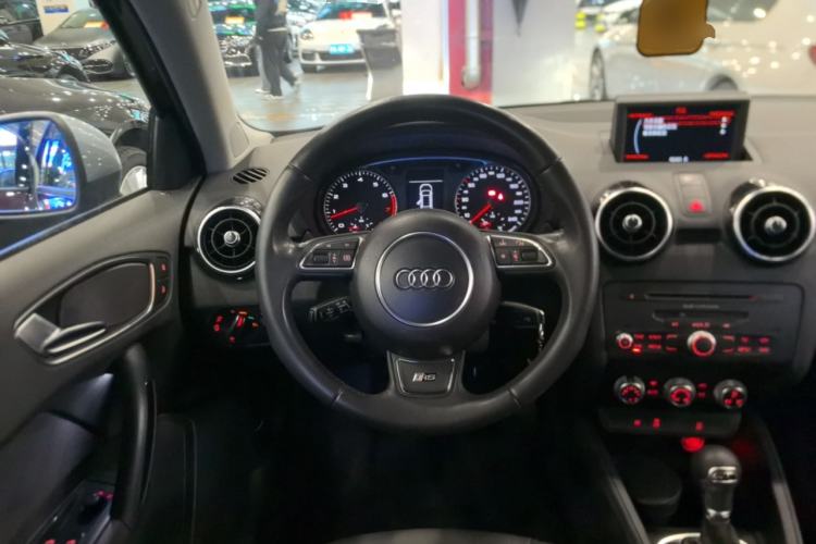 Used Audi A1 2014 30 TFSI Sportback Comfort Model Steering Wheel