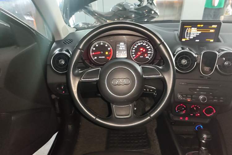 Used Audi A1 2014 30 TFSI Sportback Fashion Model Steering Wheel