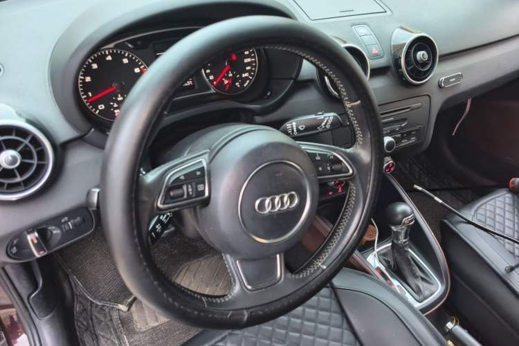 Used Audi A1 2014 30 TFSI Sportback Comfort Model Steering Wheel
