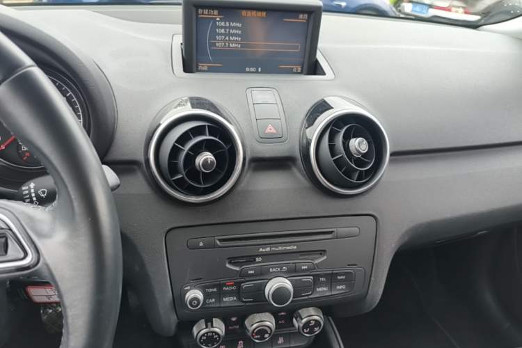 Used Audi A1 2014 30 TFSI Sportback Comfort Model Audio And AC Panel