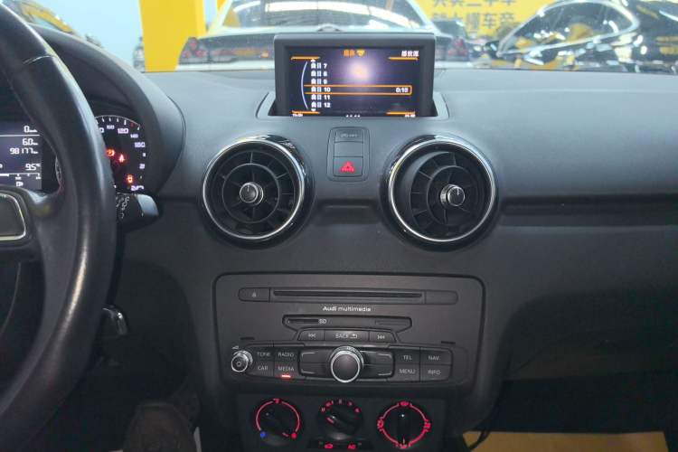 Used Audi A1 2014 30 TFSI Sportback Fashion Model Audio And AC Panel