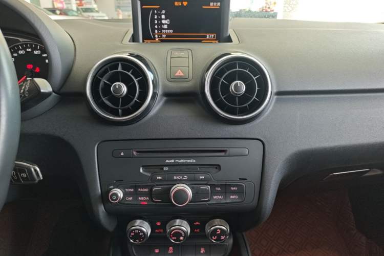 Used Audi A1 2014 30 TFSI Comfort Model Audio And AC Panel