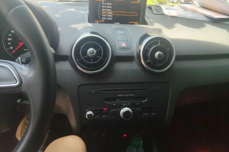 Used Audi A1 2014 30 TFSI Sportback Fashion Model Audio And AC Panel