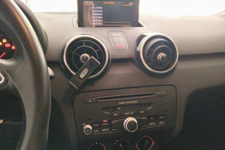 Used Audi A1 2014 30 TFSI Fashion Model Audio And AC Panel