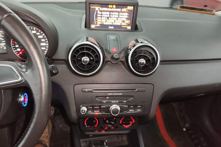 Used Audi A1 2014 30 TFSI Fashion Model Audio And AC Panel