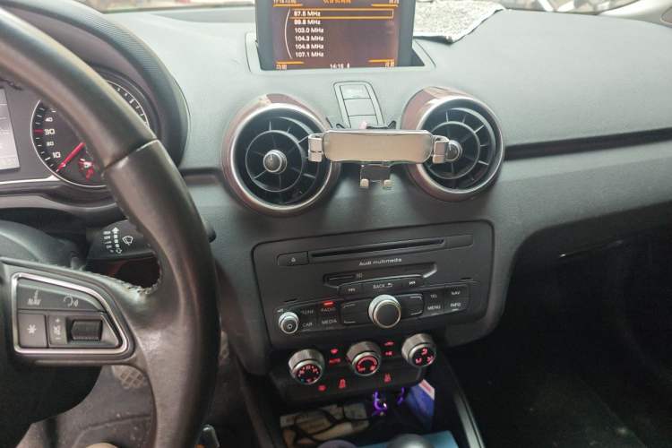 Used Audi A1 2014 30 TFSI Sportback Comfort Model Audio And AC Panel