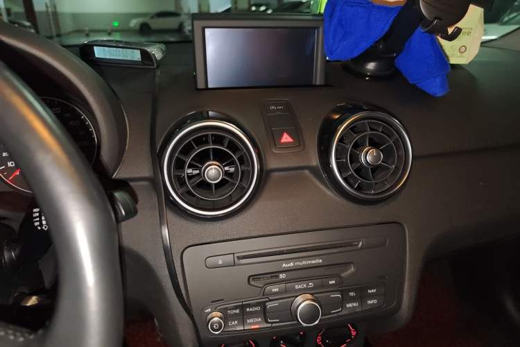 Used Audi A1 2014 30 TFSI Sportback Fashion Model Audio And AC Panel