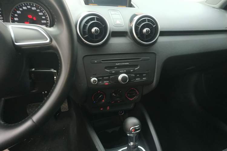 Used Audi A1 2014 30 TFSI Sportback Fashion Model Center Console