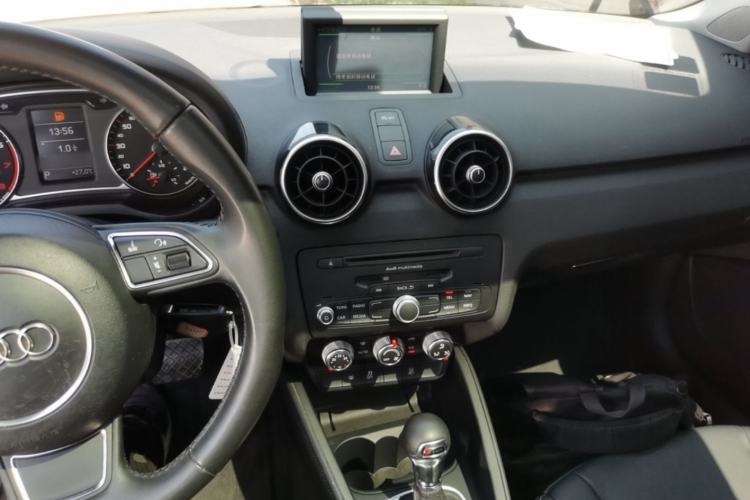 Used Audi A1 2014 30 TFSI Sportback Comfort Model Center Console