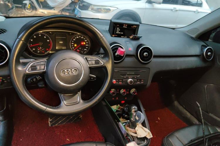 Used Audi A1 2014 30 TFSI Comfort Model Center Console