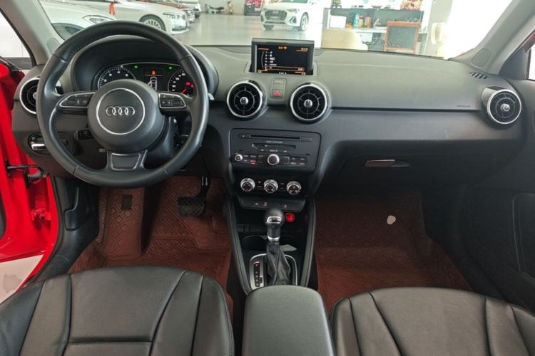 Used Audi A1 2014 30 TFSI Comfort Model Center Console