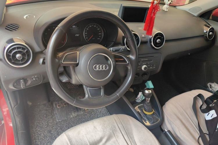 Used Audi A1 2014 30 TFSI Fashion Model Center Console