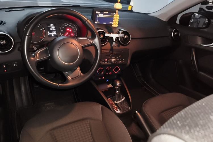 Used Audi A1 2014 30 TFSI Fashion Model Center Console