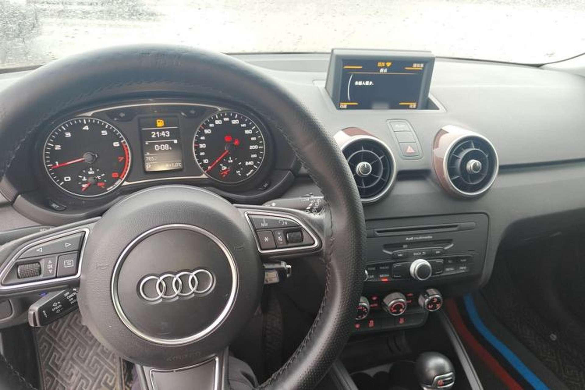Used Audi A1 2014 30 TFSI Sportback Comfort Model Center Console