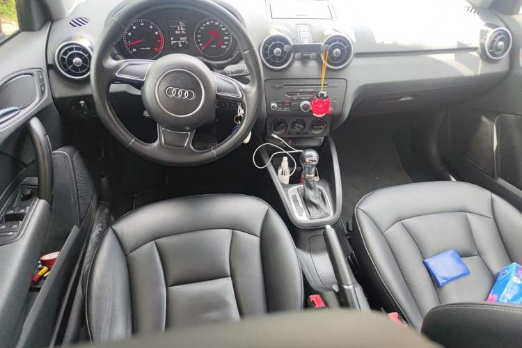 Used Audi A1 2014 30 TFSI Sportback Comfort Model Center Console
