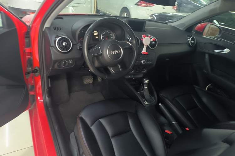 Used Audi A1 2014 30 TFSI Fashion Model Center Console