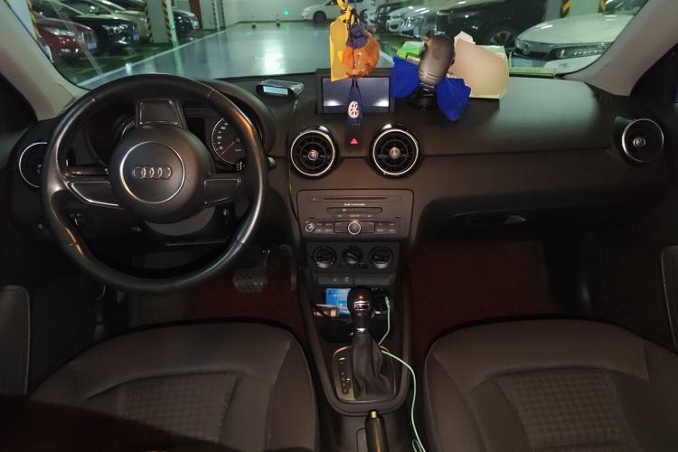 Used Audi A1 2014 30 TFSI Sportback Fashion Model Center Console