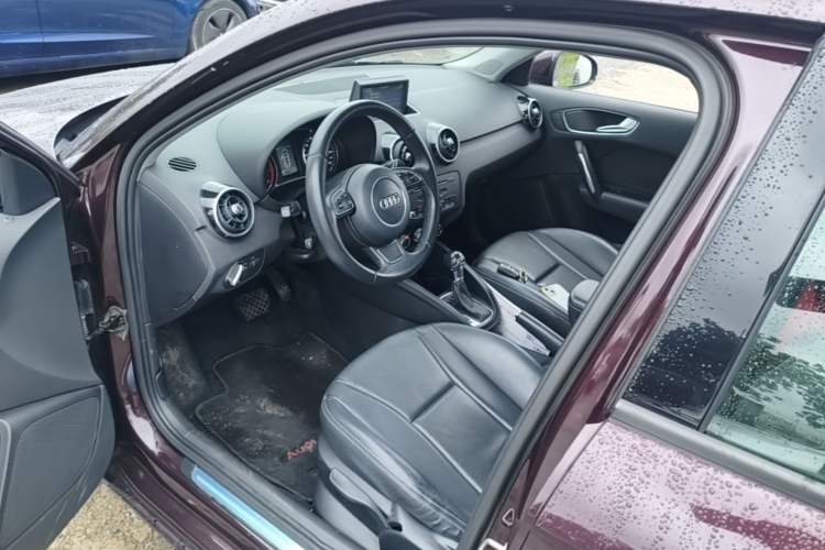 Used Audi A1 2014 30 TFSI Sportback Comfort Model Driver Seat