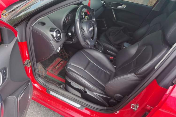 Used Audi A1 2014 30 TFSI Sportback Luxury Model Driver Seat