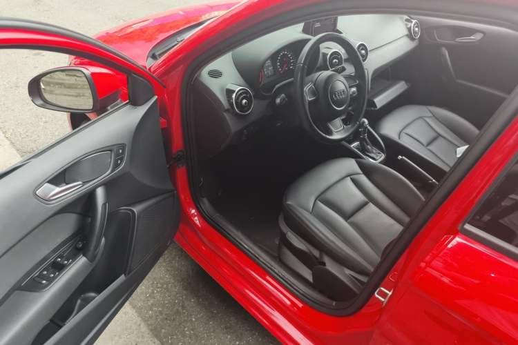 Used Audi A1 2014 30 TFSI Sportback Fashion Model Driver Seat