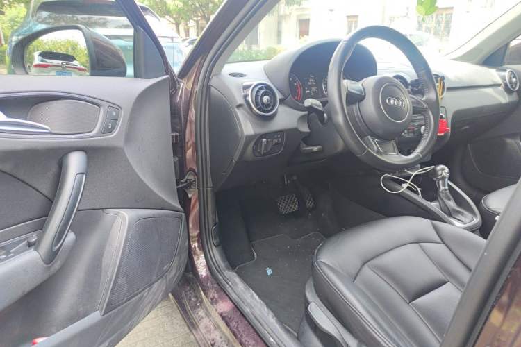 Used Audi A1 2014 30 TFSI Sportback Comfort Model Driver Seat