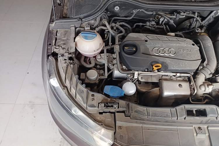 Used Audi A1 2014 30 TFSI Sportback Fashion Model Engine Bay Right