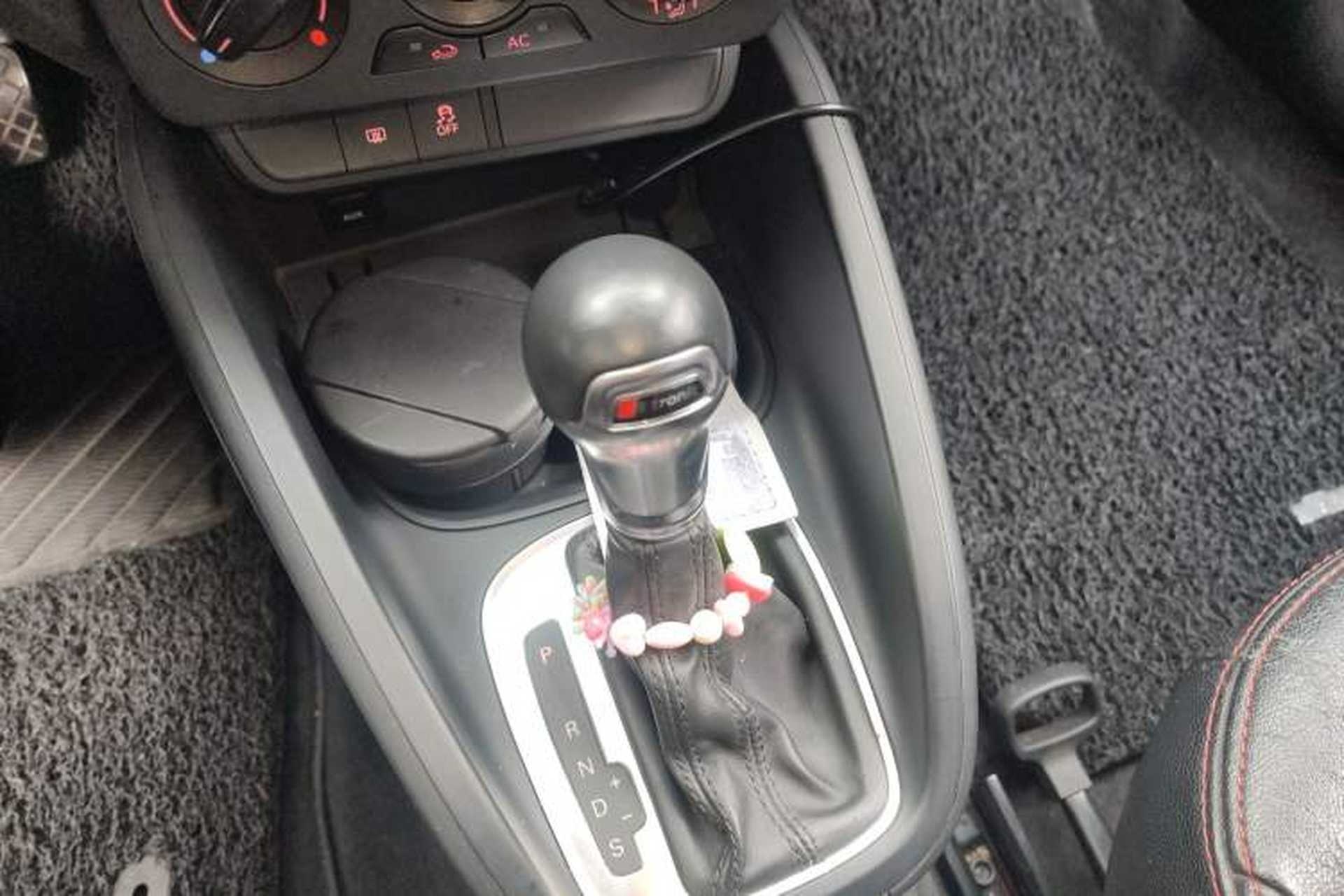 Used Audi A1 2014 30 TFSI Sportback Fashion Model Gear Lever