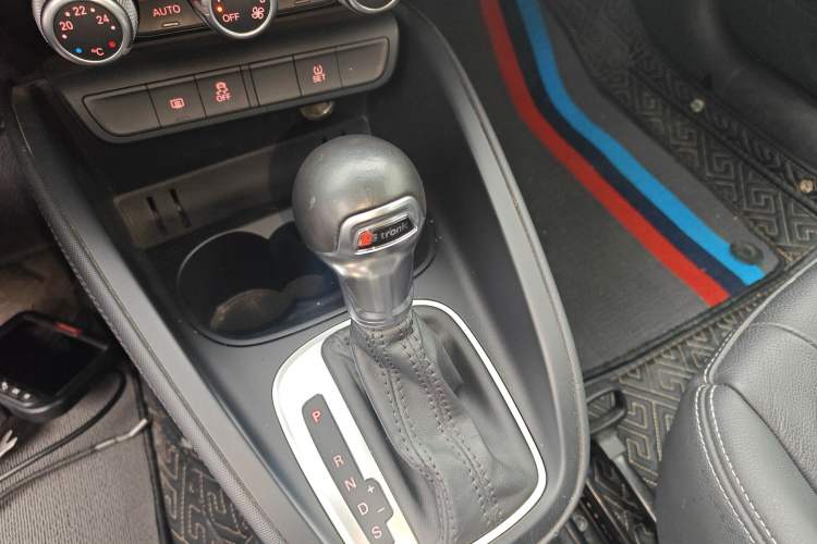 Used Audi A1 2014 30 TFSI Sportback Comfort Model Gear Lever