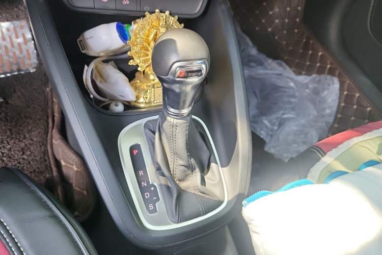 Used Audi A1 2014 30 TFSI Sportback Fashion Model Gear Lever