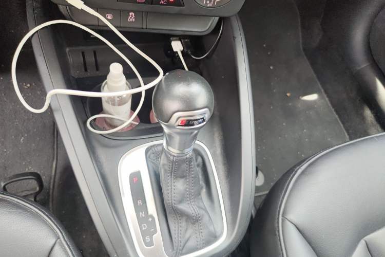 Used Audi A1 2014 30 TFSI Sportback Comfort Model Gear Lever