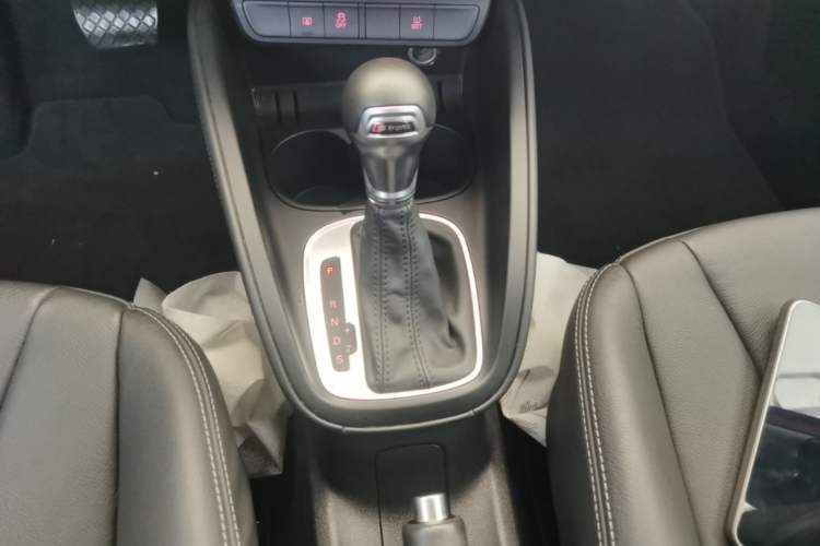 Used Audi A1 2014 30 TFSI Sportback Comfort Model Gear Lever