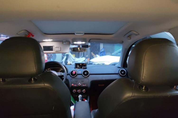 Used Audi A1 2014 30 TFSI Comfort Model Headliner