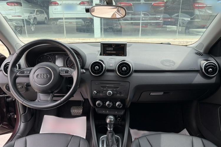 Used Audi A1 2014 30 TFSI Sportback Comfort Model Interior 1