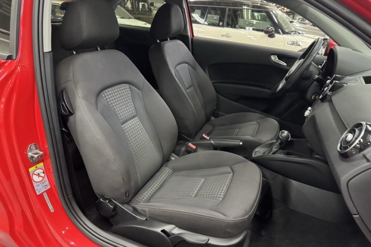Used Audi A1 2014 30 TFSI Fashion Model Interior 1