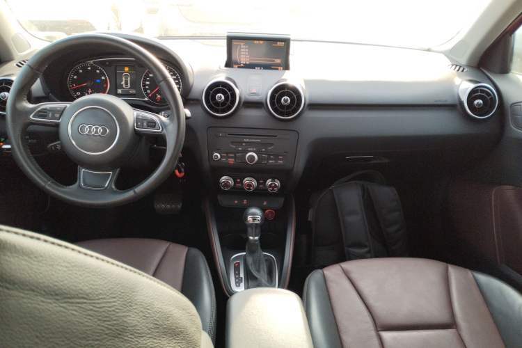 Used Audi A1 2014 30 TFSI Sportback Comfort Model Interior 2