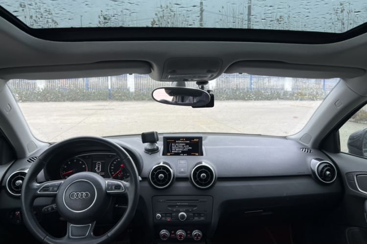 Used Audi A1 2014 30 TFSI Sportback Comfort Model Interior 2