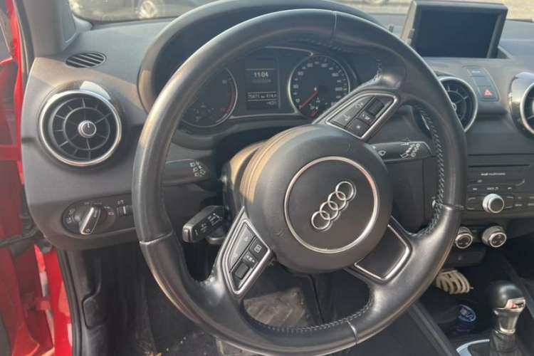 Used Audi A1 2014 30 TFSI Comfort Model Interior 2