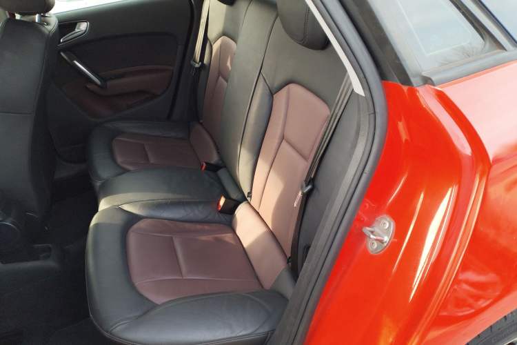 Used Audi A1 2014 30 TFSI Sportback Comfort Model Interior 4