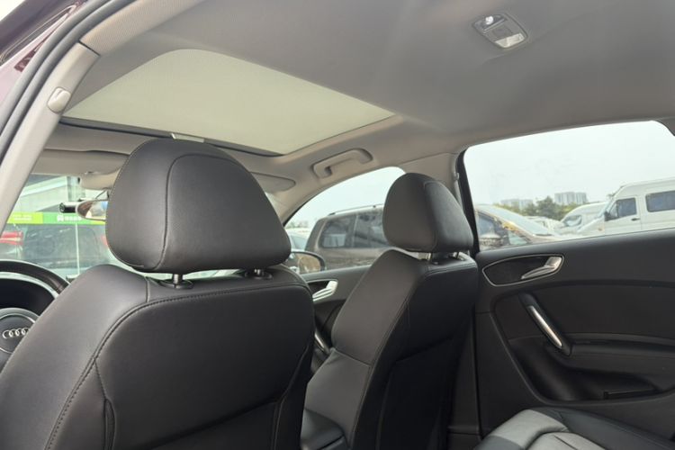 Used Audi A1 2014 30 TFSI Sportback Comfort Model Interior 5