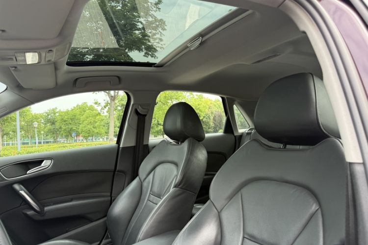Used Audi A1 2014 30 TFSI Sportback Comfort Model Interior 6