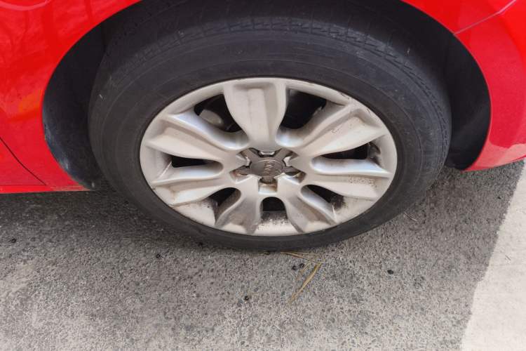 Used Audi A1 2014 30 TFSI Fashion Model Right Front Wheel Hub