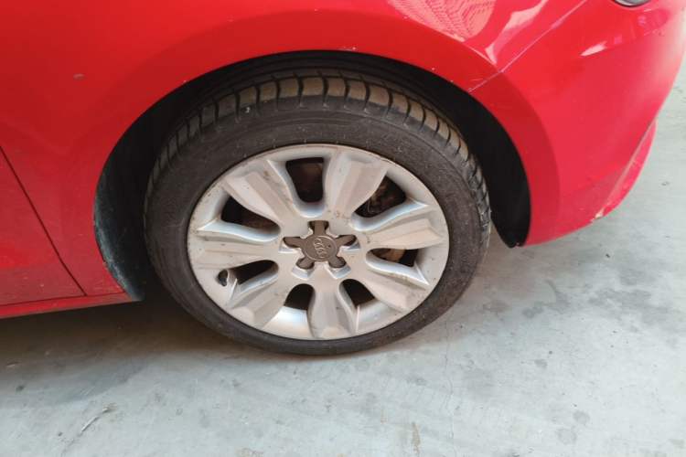 Used Audi A1 2014 30 TFSI Sportback Fashion Model Right Front Wheel Hub
