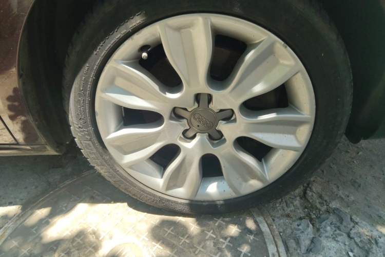 Used Audi A1 2014 30 TFSI Sportback Fashion Model Right Front Wheel Hub
